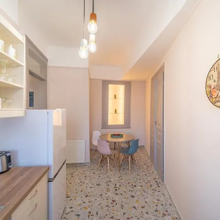 Oikia Tripodon Apartment