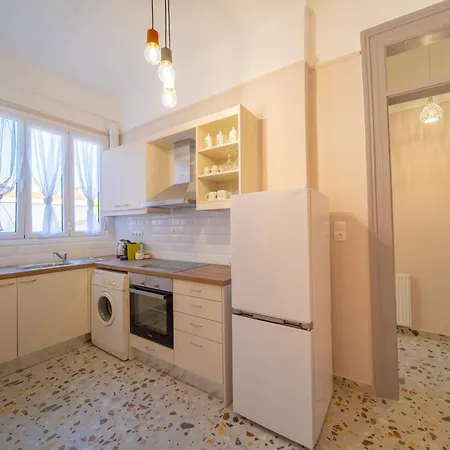 Oikia Tripodon Apartment