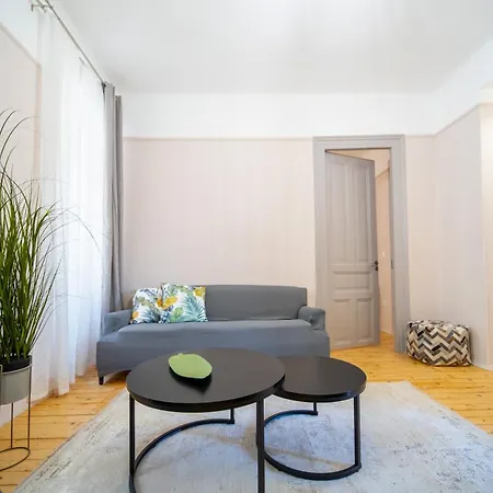 Apartment Oikia Tripodon